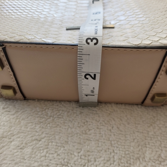 Simply Noelle Crossbody Purse White and Blush Pink - Picture 8 of 10